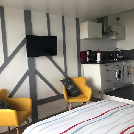 Au Petit Port De - Studio Avec Vue Mer Apartment Deauville